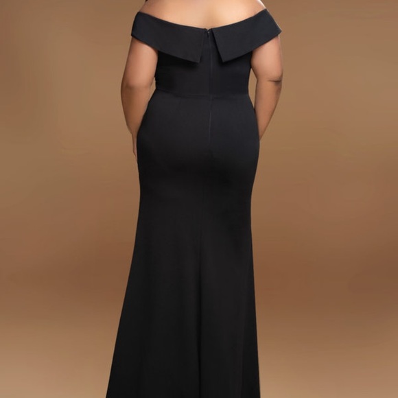 Dress - Picture 1 of 4